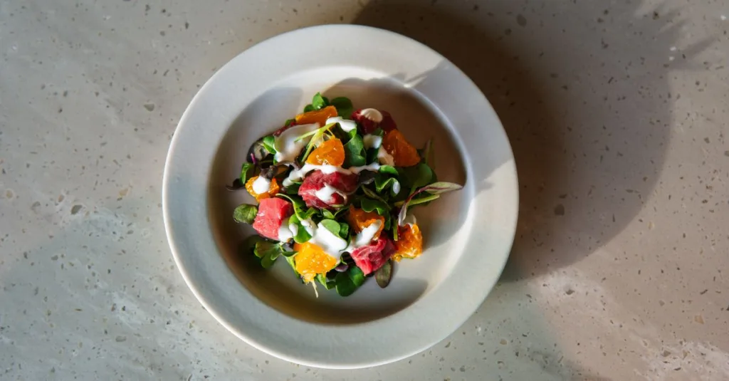 découvrez nos recettes faciles et savoureuses de vinaigrette pour sublimer toutes vos salades et plats.